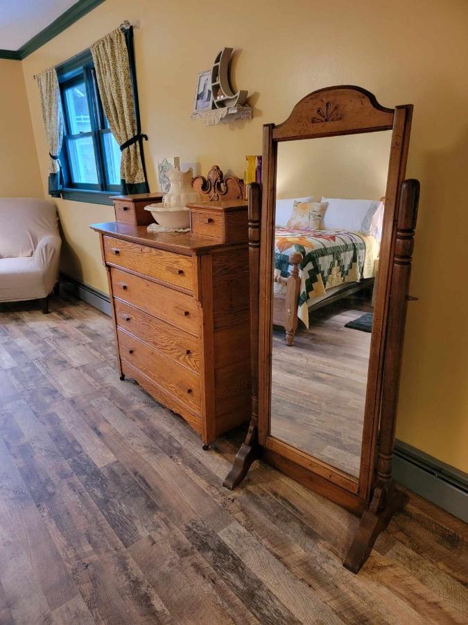 Moonlight Manor Bed & Breakfast Floyd Esterno foto