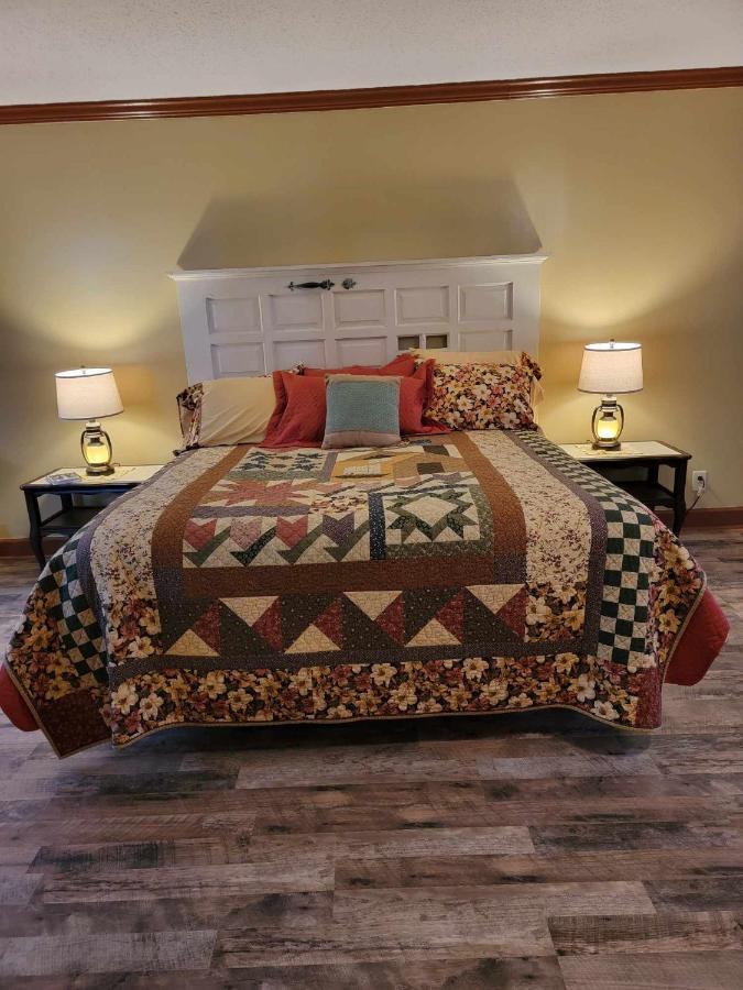 Moonlight Manor Bed & Breakfast Floyd Esterno foto