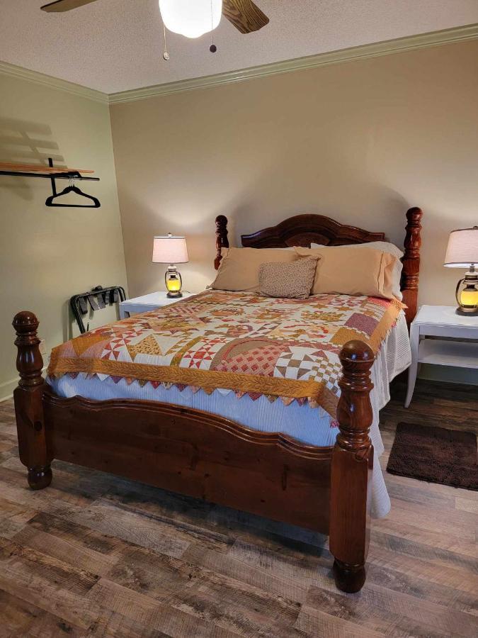 Moonlight Manor Bed & Breakfast Floyd Esterno foto