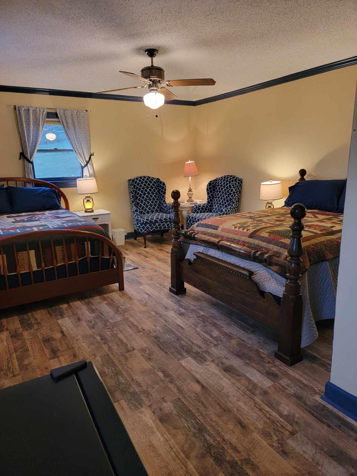 Moonlight Manor Bed & Breakfast Floyd Esterno foto